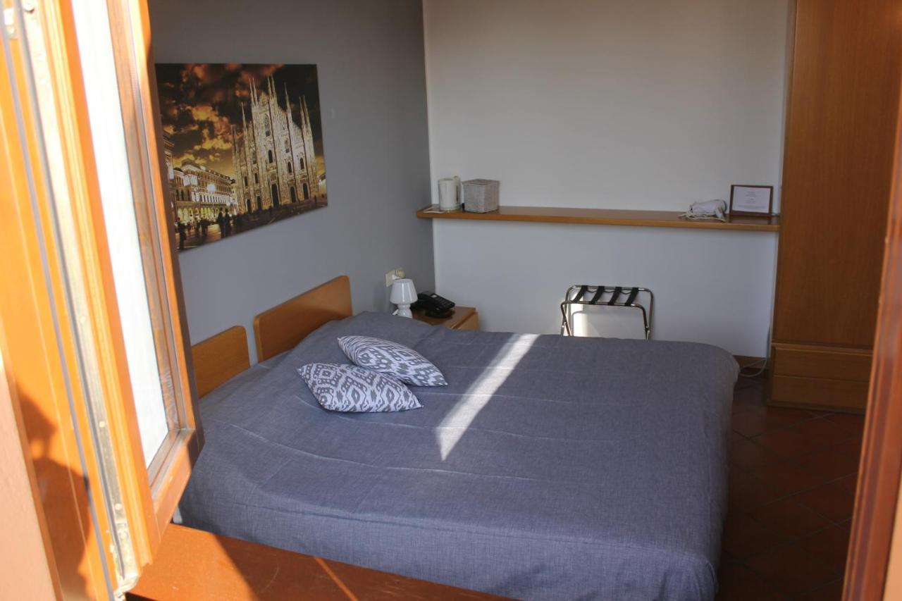 Albergo La Scaletta Канту Екстер'єр фото
